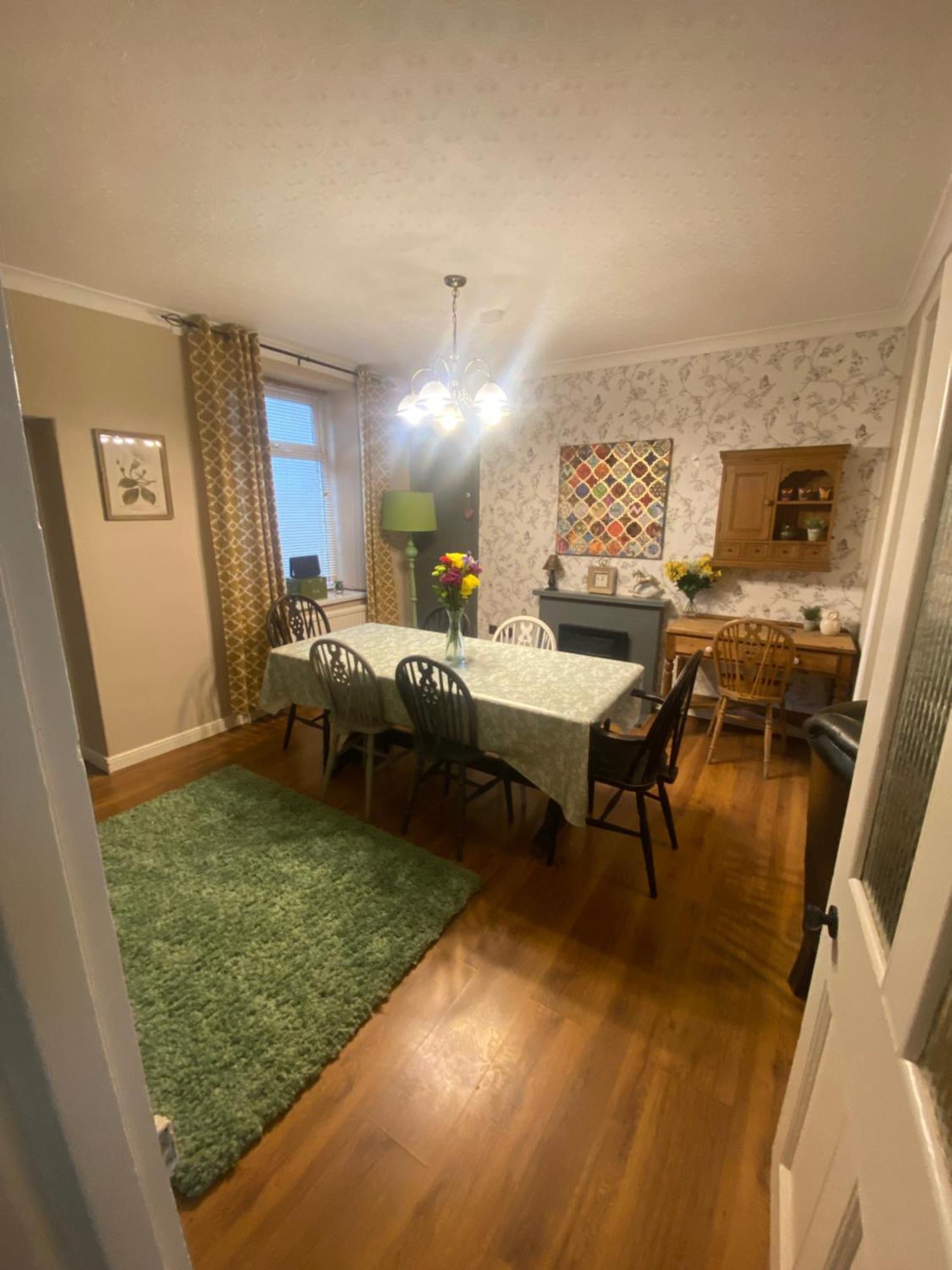 3 Bed Town House Llandeilo Carmarthenshire 빌라 외부 사진