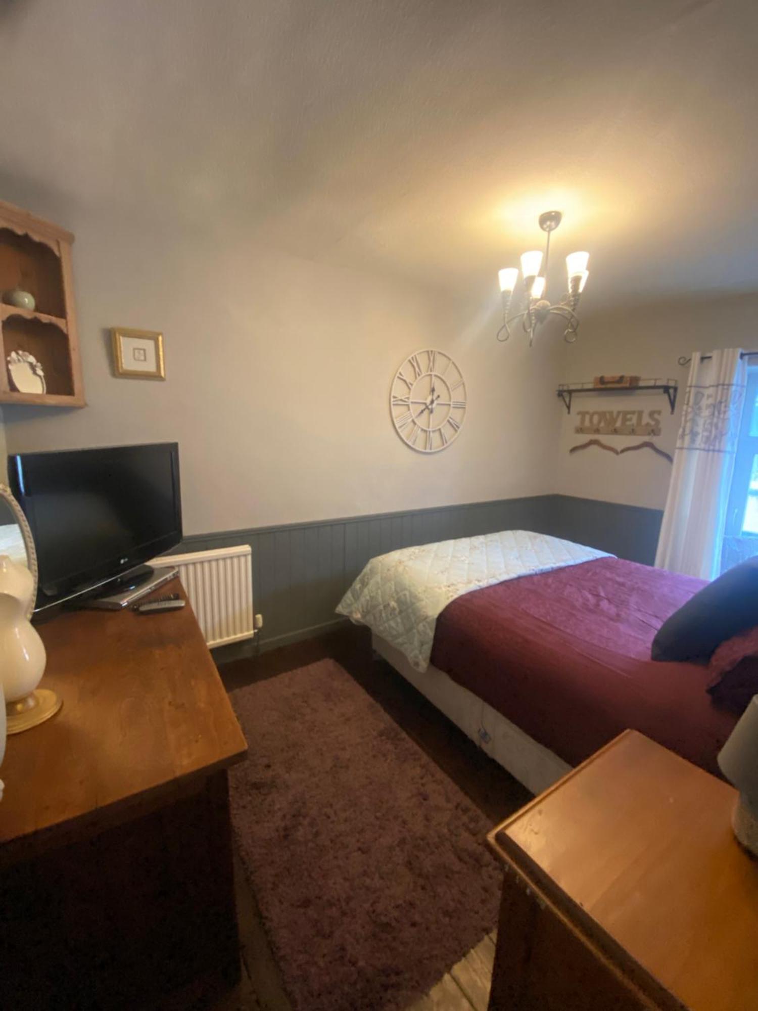 3 Bed Town House Llandeilo Carmarthenshire 빌라 외부 사진
