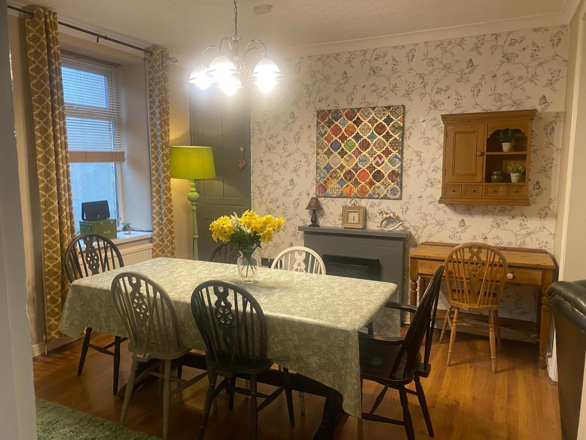 3 Bed Town House Llandeilo Carmarthenshire 빌라 외부 사진